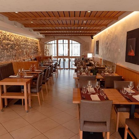 Auberge Le Relais 夏凡纳德伯吉斯 外观 照片