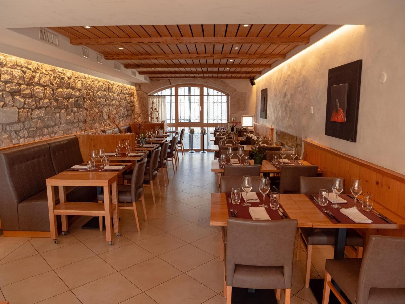 Auberge Le Relais 夏凡纳德伯吉斯 外观 照片